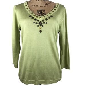 RQT Light Green V-neck pull over sweater with metallic stud trim light weight